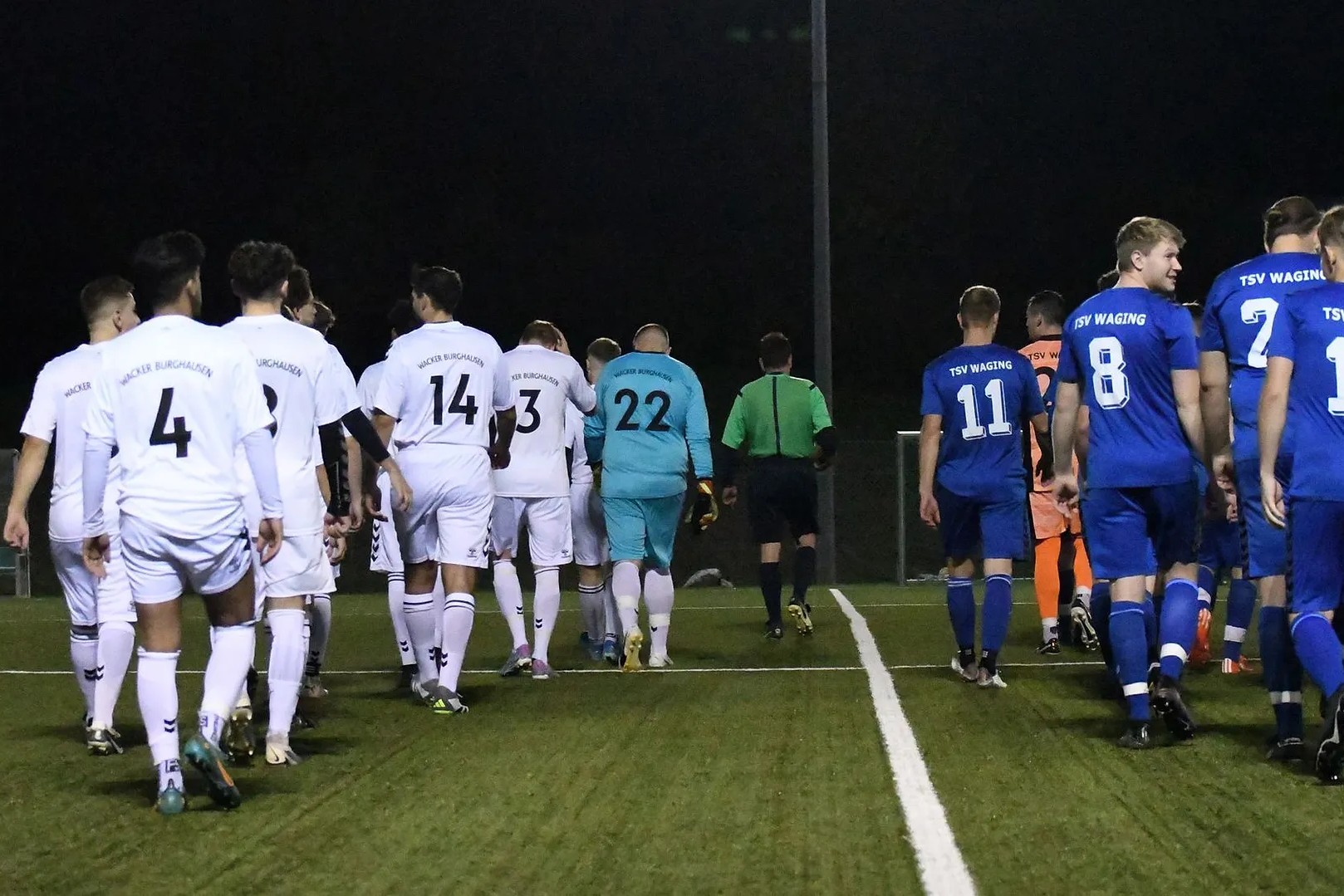 Einlaufen beim Heimspiel der Herren 2 gegen den TSV Waging - Oktober 2024